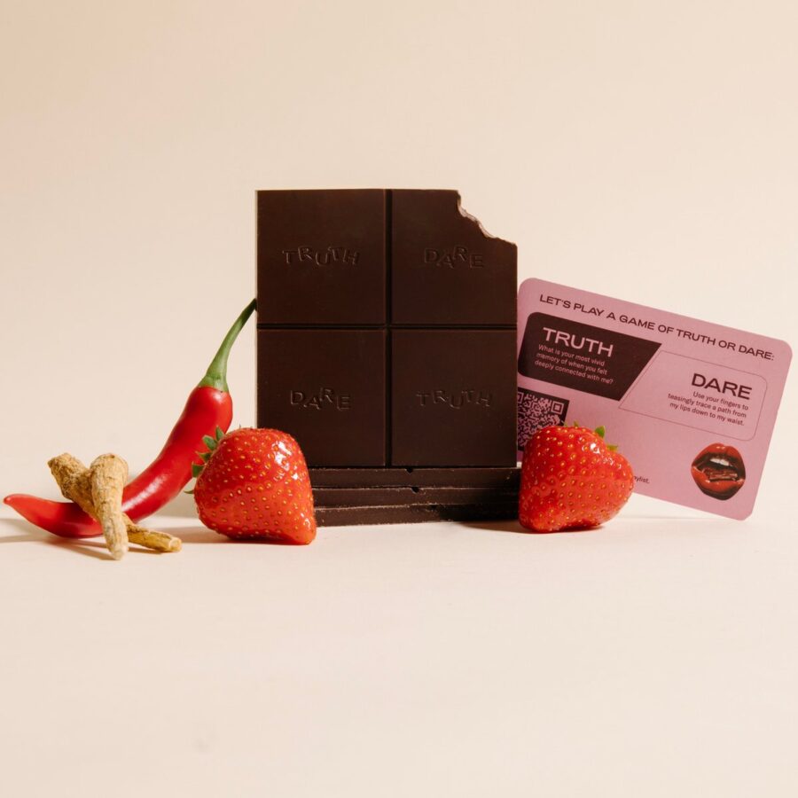 The Oh Collective Date Night Chocolate puur met aardbei
